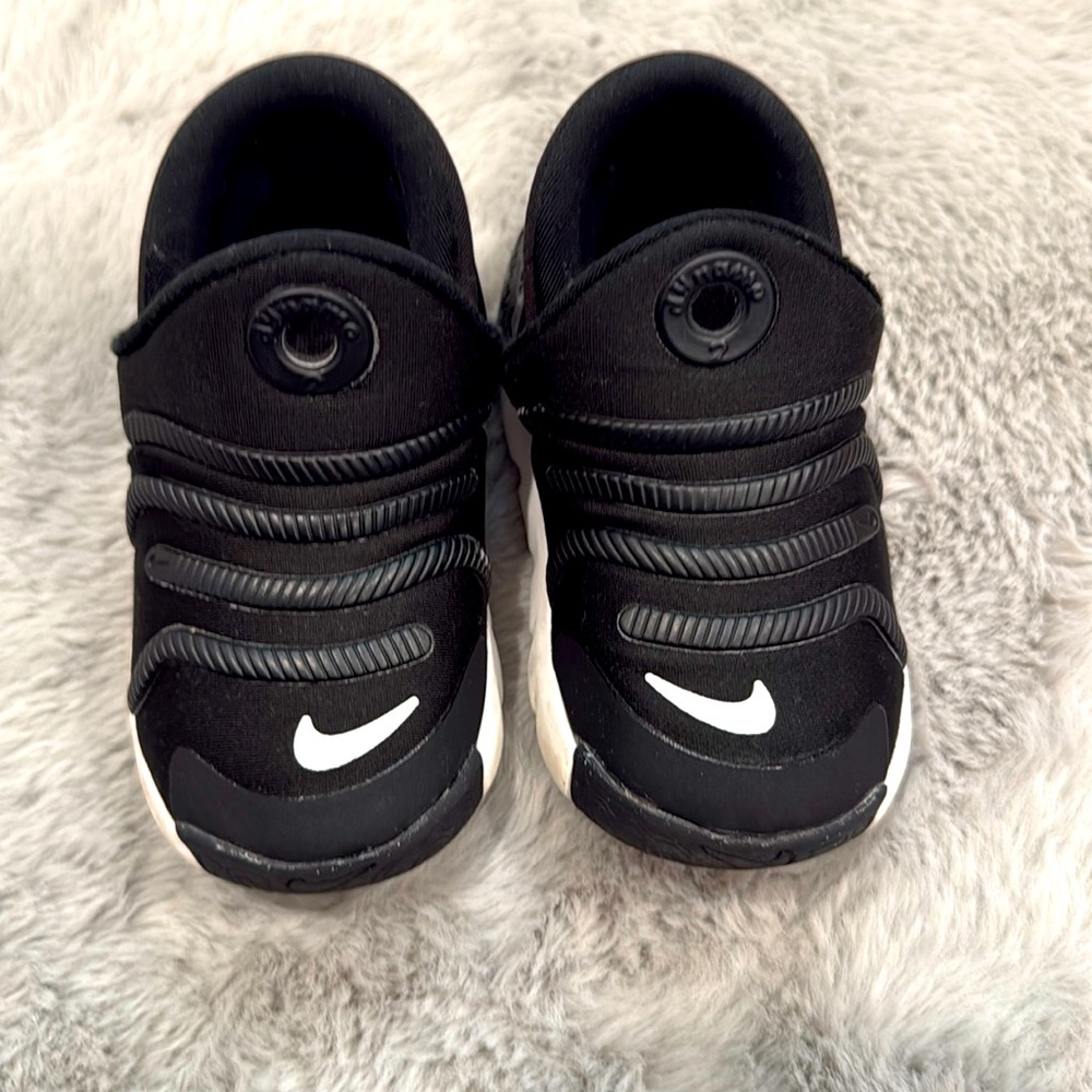 Nike zoom toddler size 6!